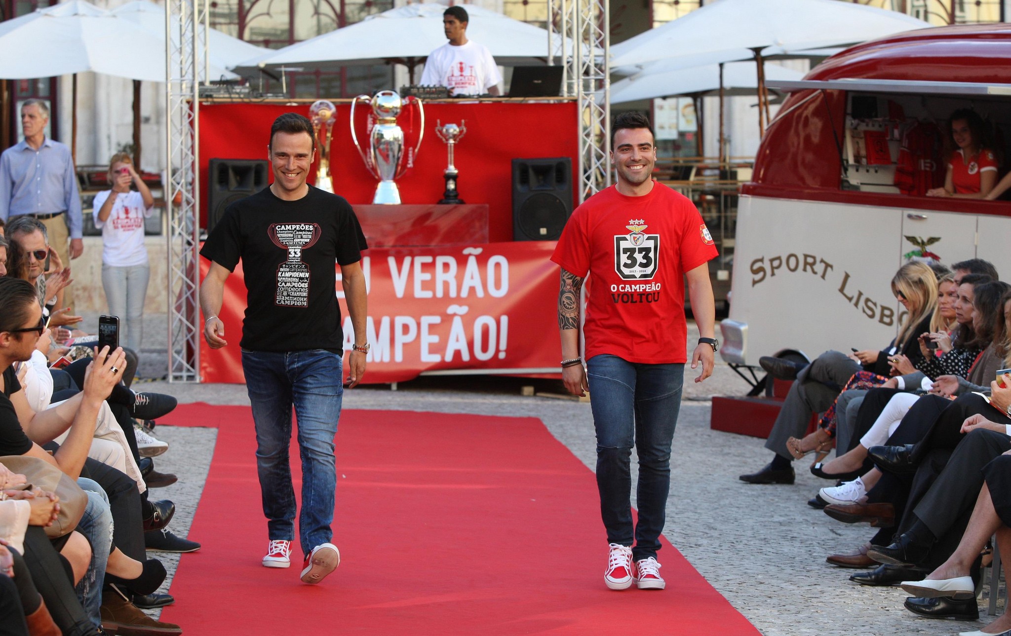 Desfile Nova Coleção Do Sl Benfica Movenotícias