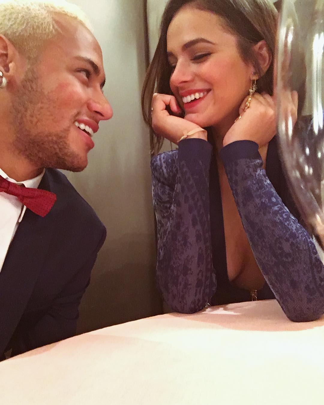 Bruna Marquezine Declara Se Ao Seu Amor Mais Lindo Neymar Movenotícias