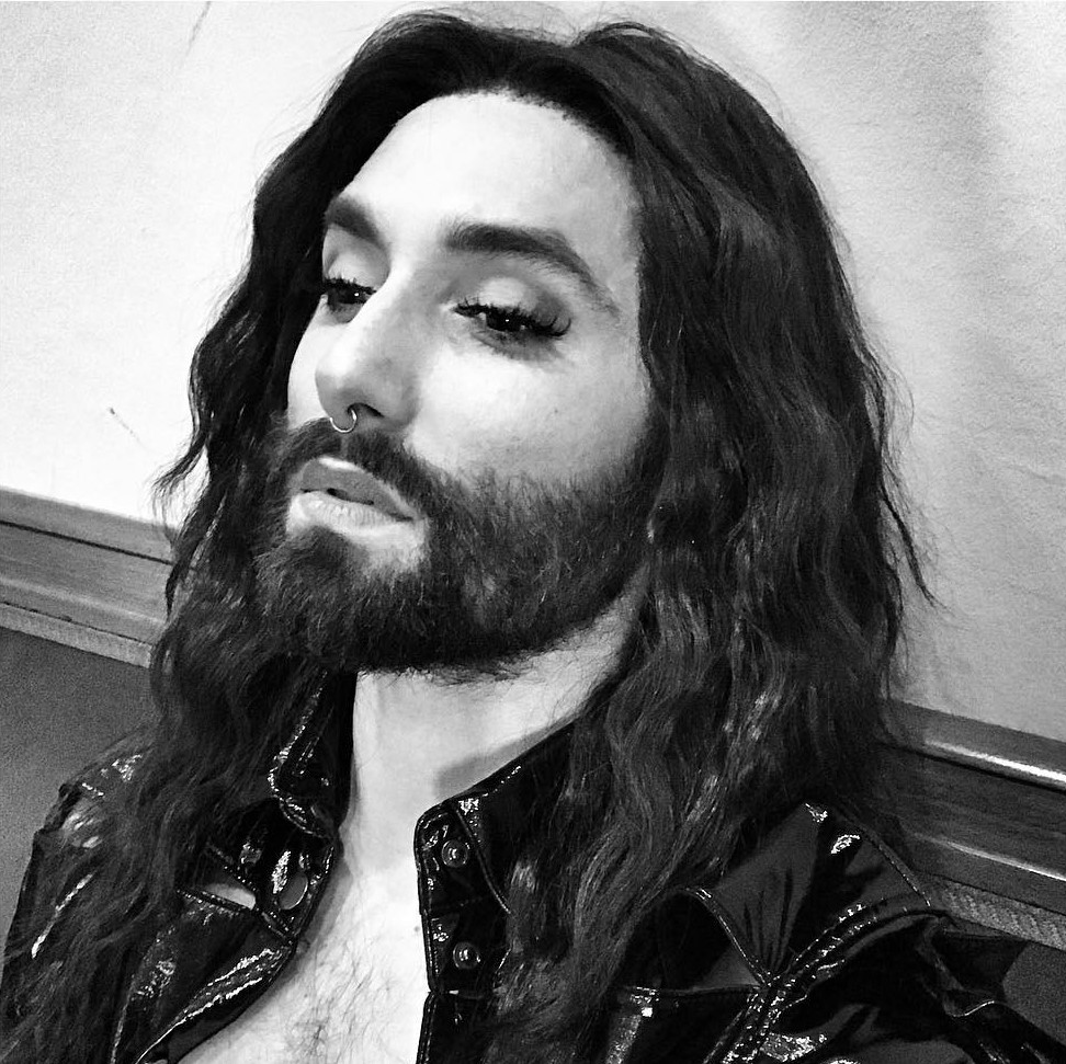 Conchita muda radicalmente de visual por uma causa maior - MoveNotícias